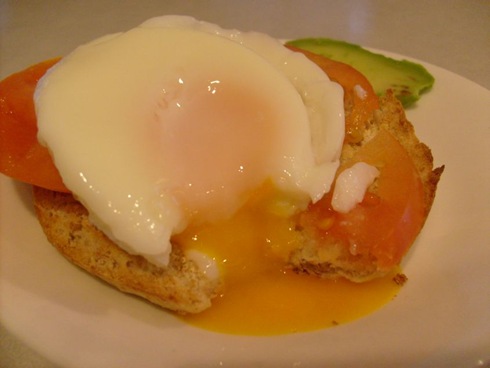 poached egg bagel