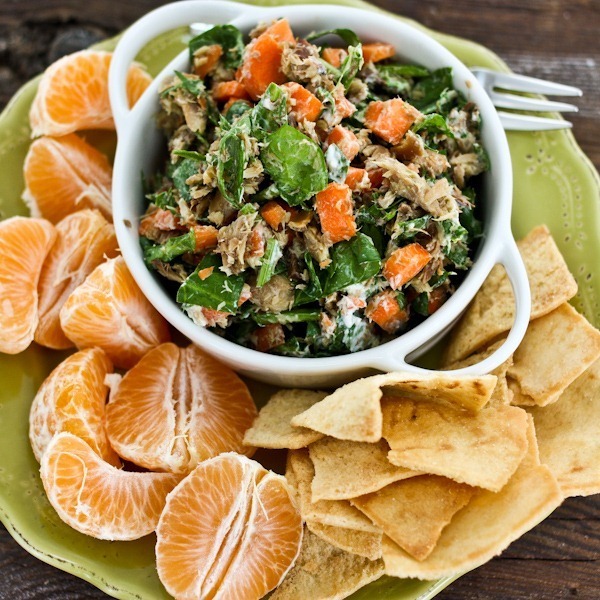 sardine salad with greens and pita chips