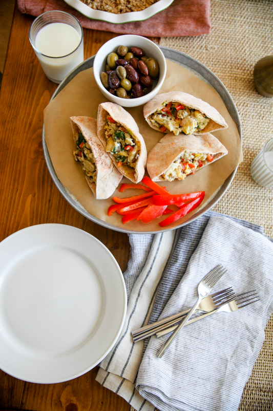 Mediterranean scramble pita pockets