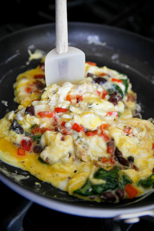 Mediterranean scramble pita pockets