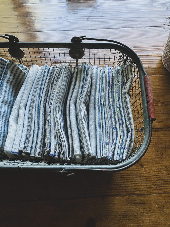 tips for clutter zones napkins organized