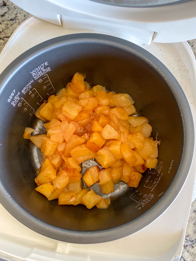 soft cinnamon apples in rice cooker