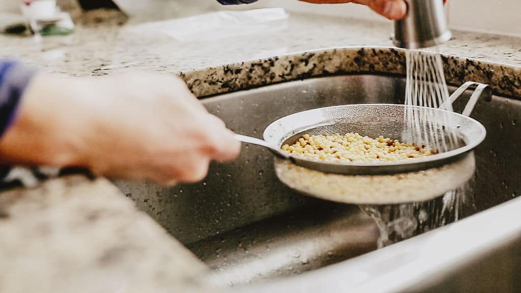 rinsing pasta