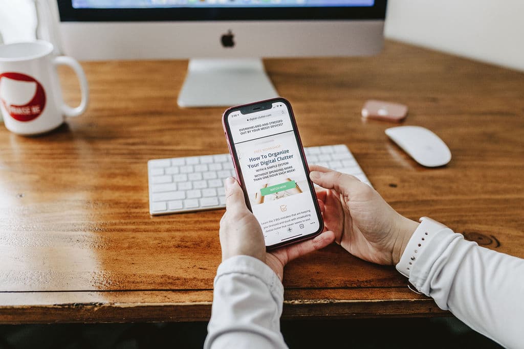 cell phone with Digital Clutter Course
