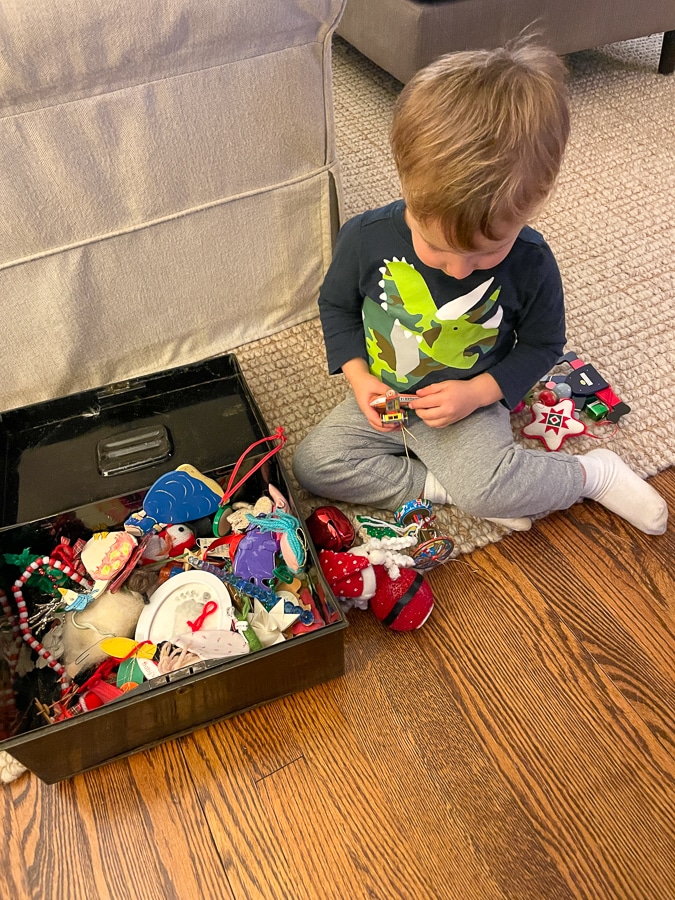 Christmas tree ornaments - Simple Holiday Decorating