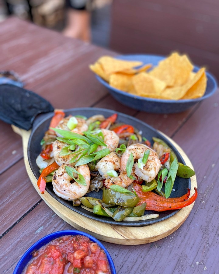 sizzling shrimps and nachos