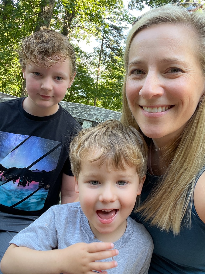 mom son and cousin