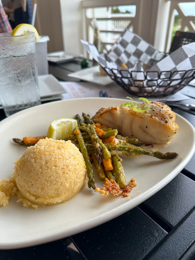 Dinner at Horizons