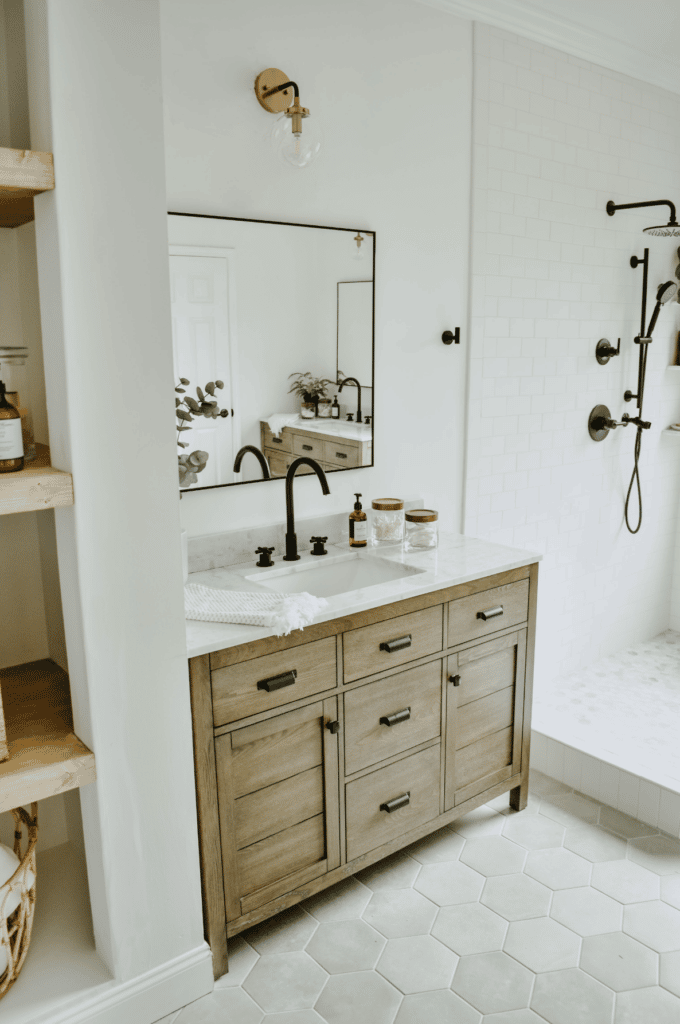 House on Longwood Lane bathroom