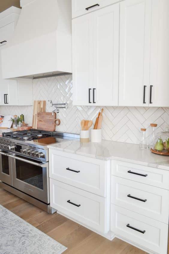 white kitchen cabinets