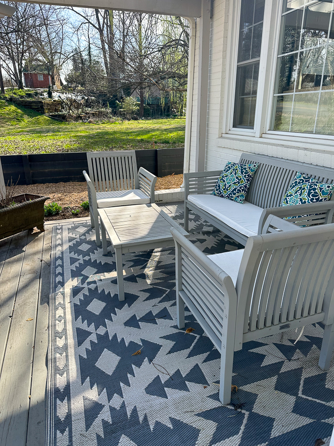 cottage front porch