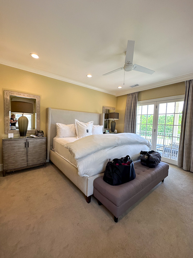 Creekside Cottages room