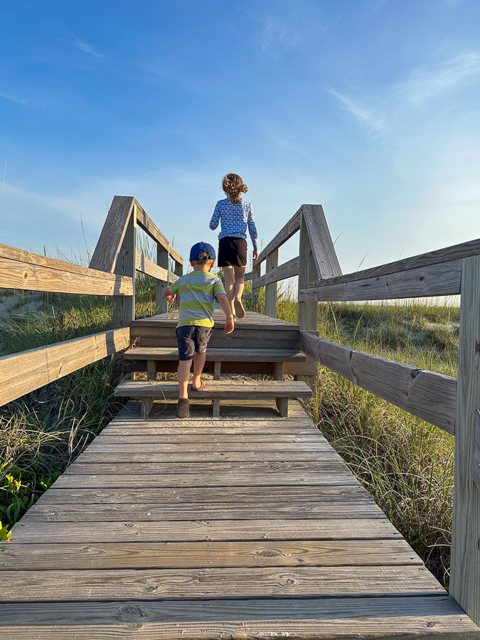 kids heading to the beach