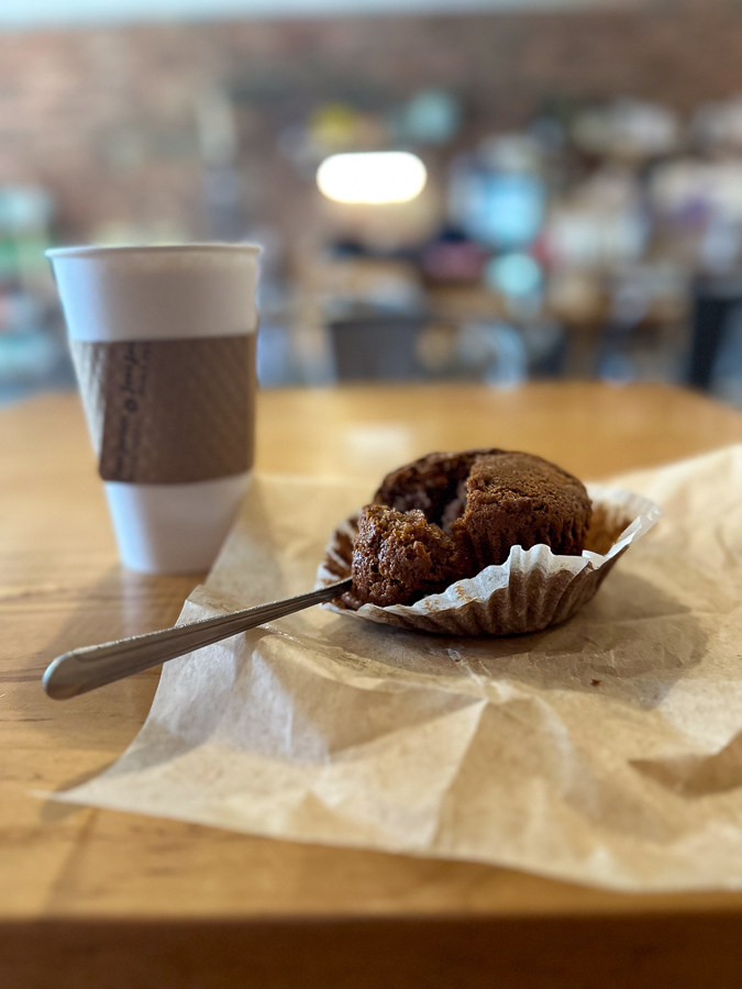muffin coffee breakfast