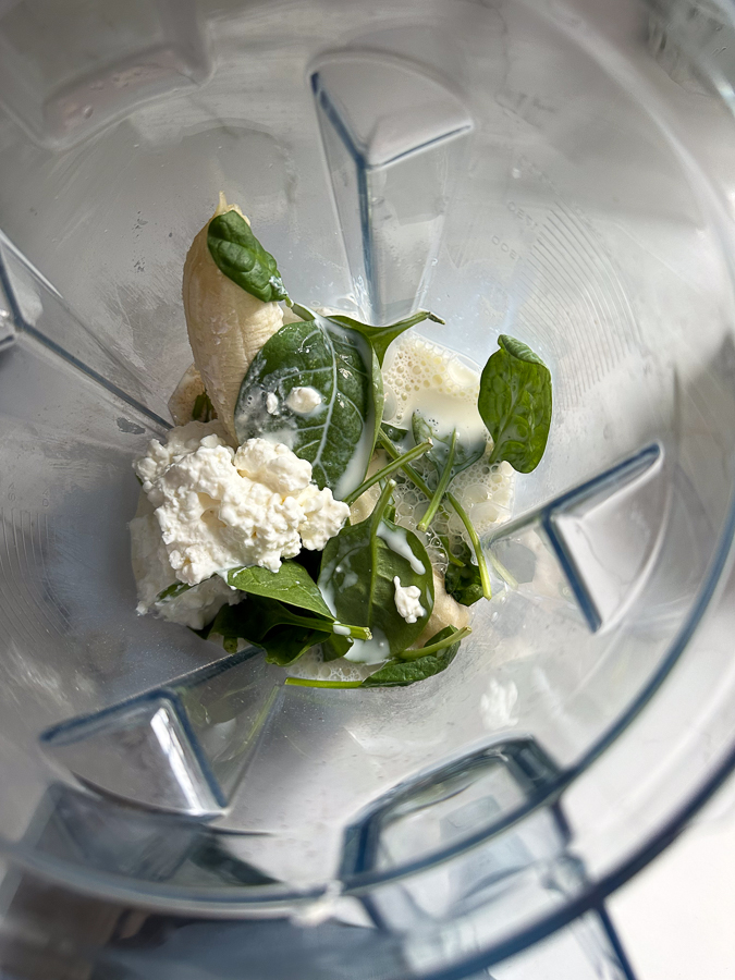 Green Smoothie with Cottage Cheese