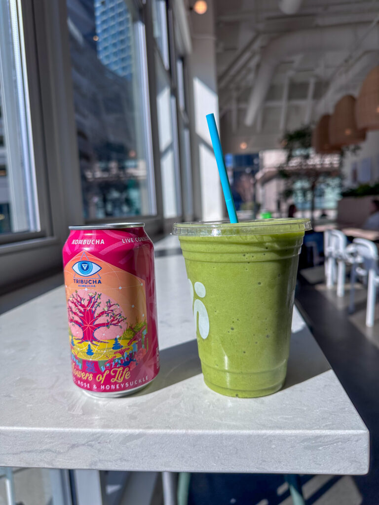 green smoothie and kombucha