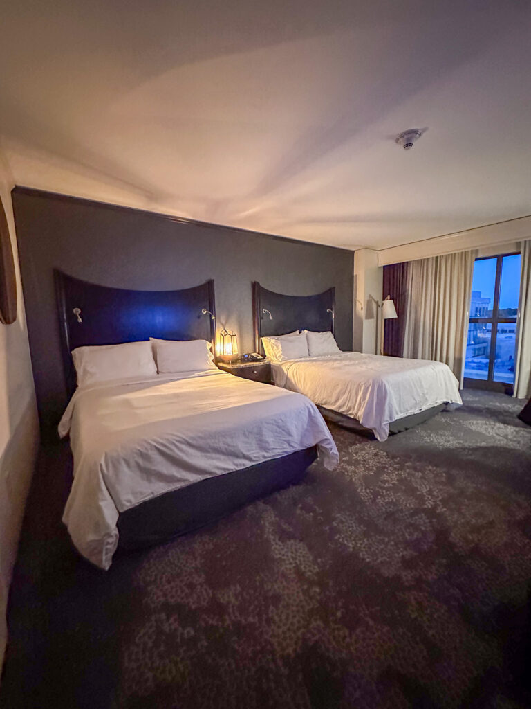 Renaissance North Hills room