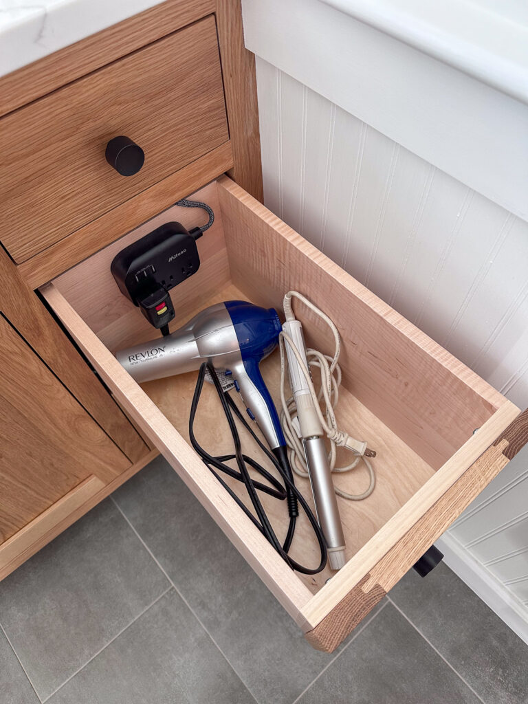 Bathroom Drawers with Plugs