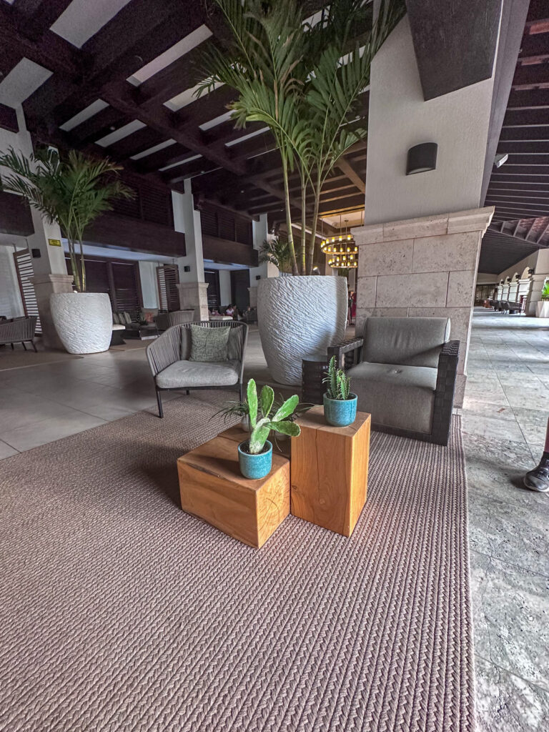 Hyatt Regency Aruba lobby