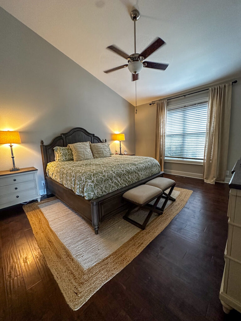Kath Eats Blogger Kath Younger shares a photo of a bed room in Saddle Notch Villa #7 