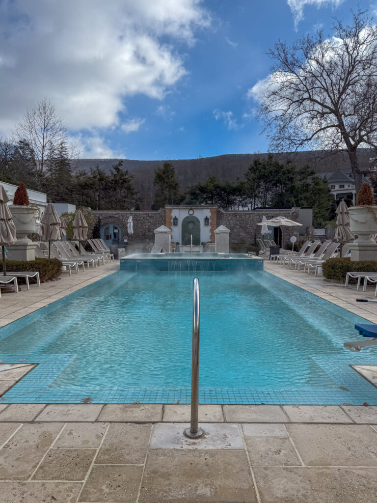 Kath Eats Blogger Kath Younger shares Homestead Holiday - photo of the swimming pool