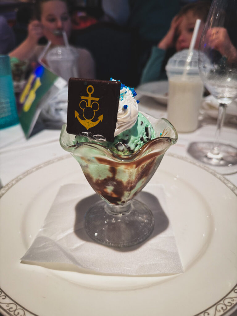 Mint Chocolate Chip Sundaes