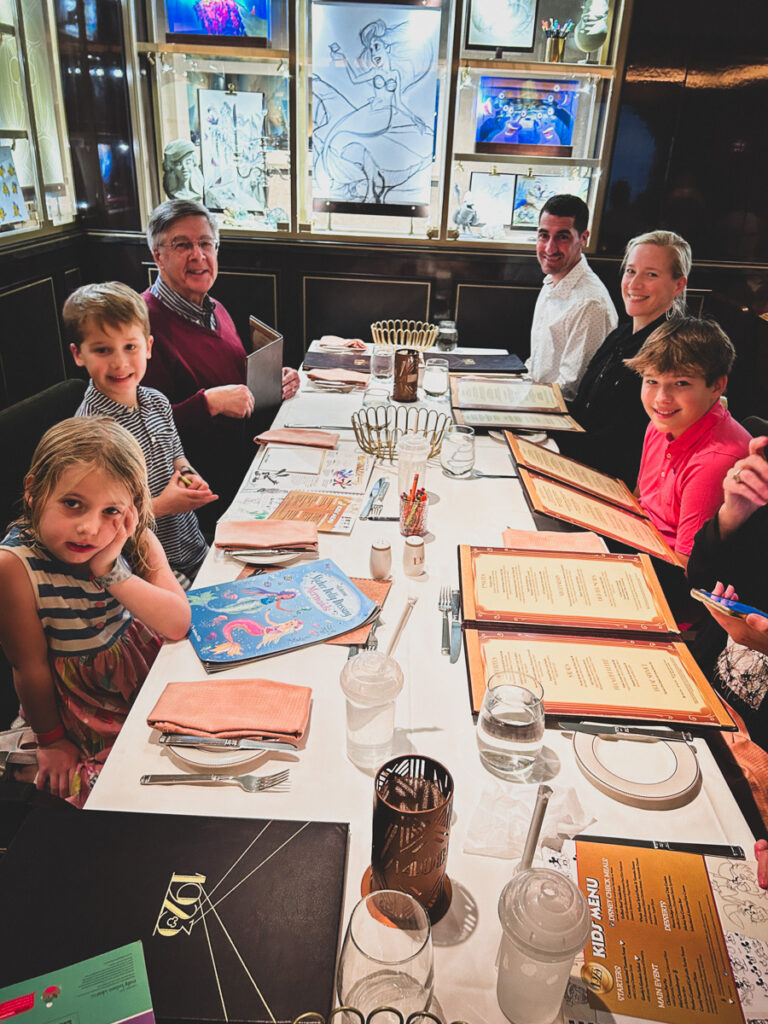 Disney Wish restaurant