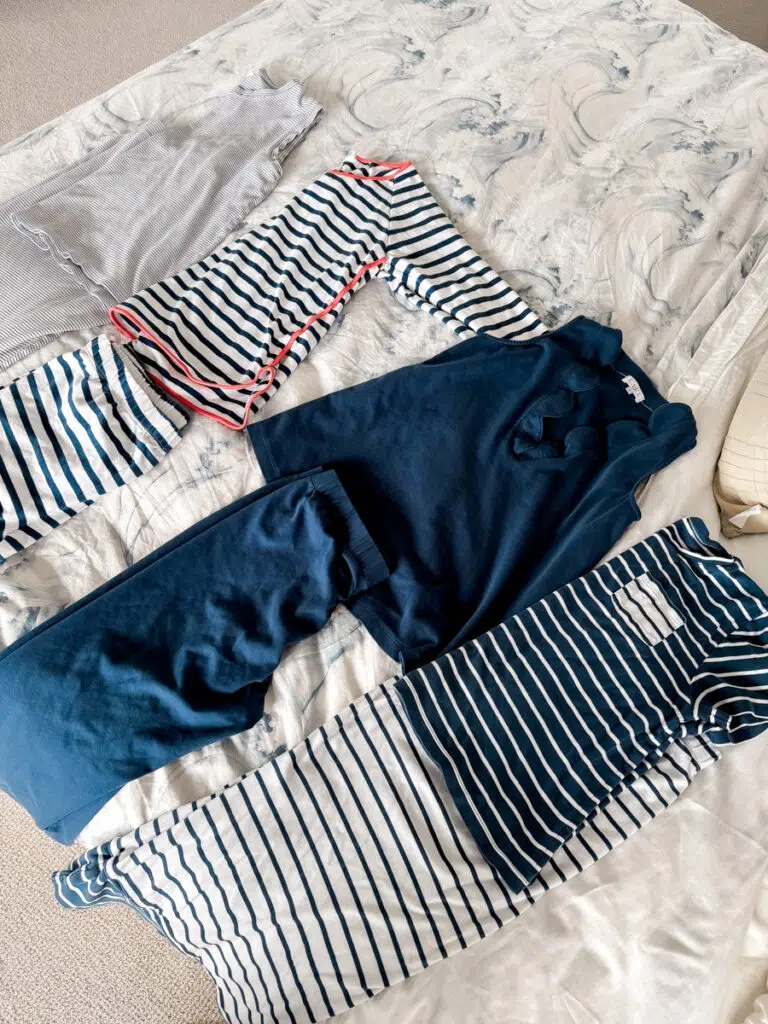 LAKE Pajamas Sets