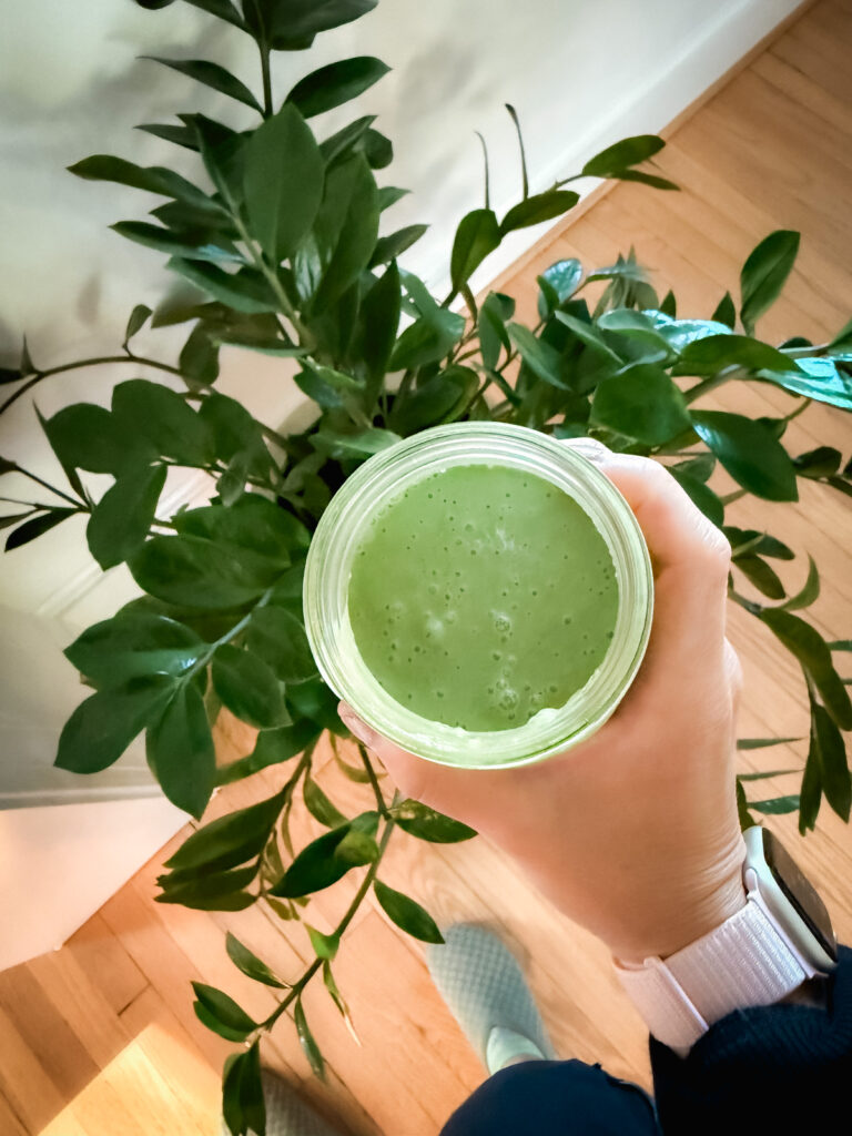 green smoothie breakfast