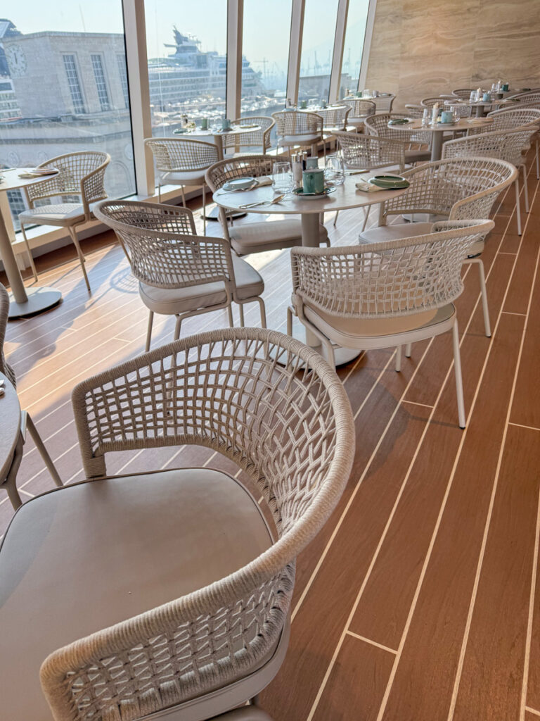 Explora II restaurant