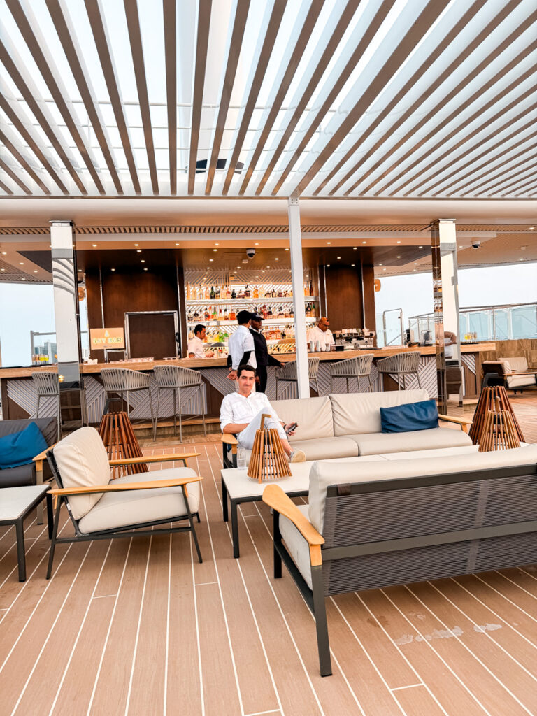 Explora II bar