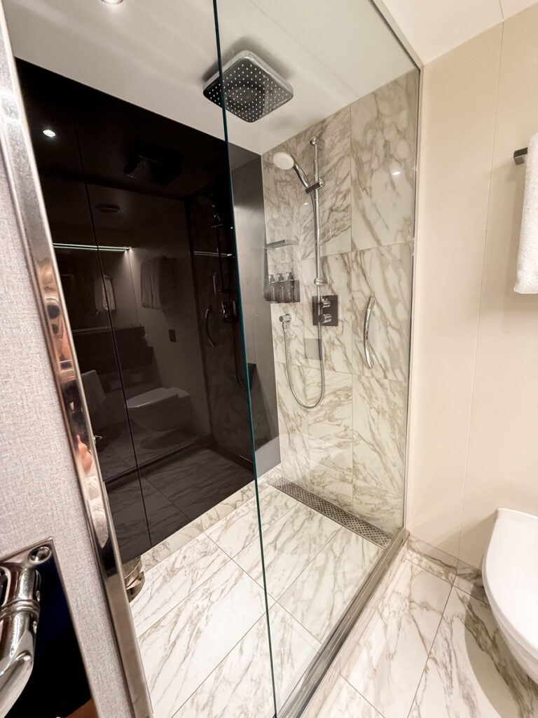 Explora II shower