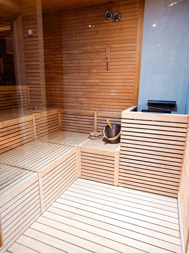 sauna Tunis day