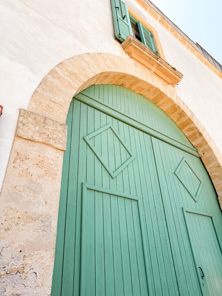 Donna Franca green door
