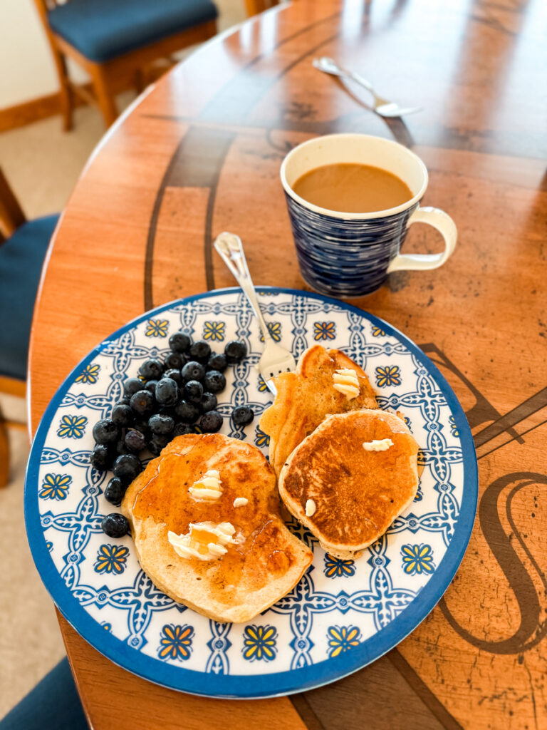 pancakes and berries