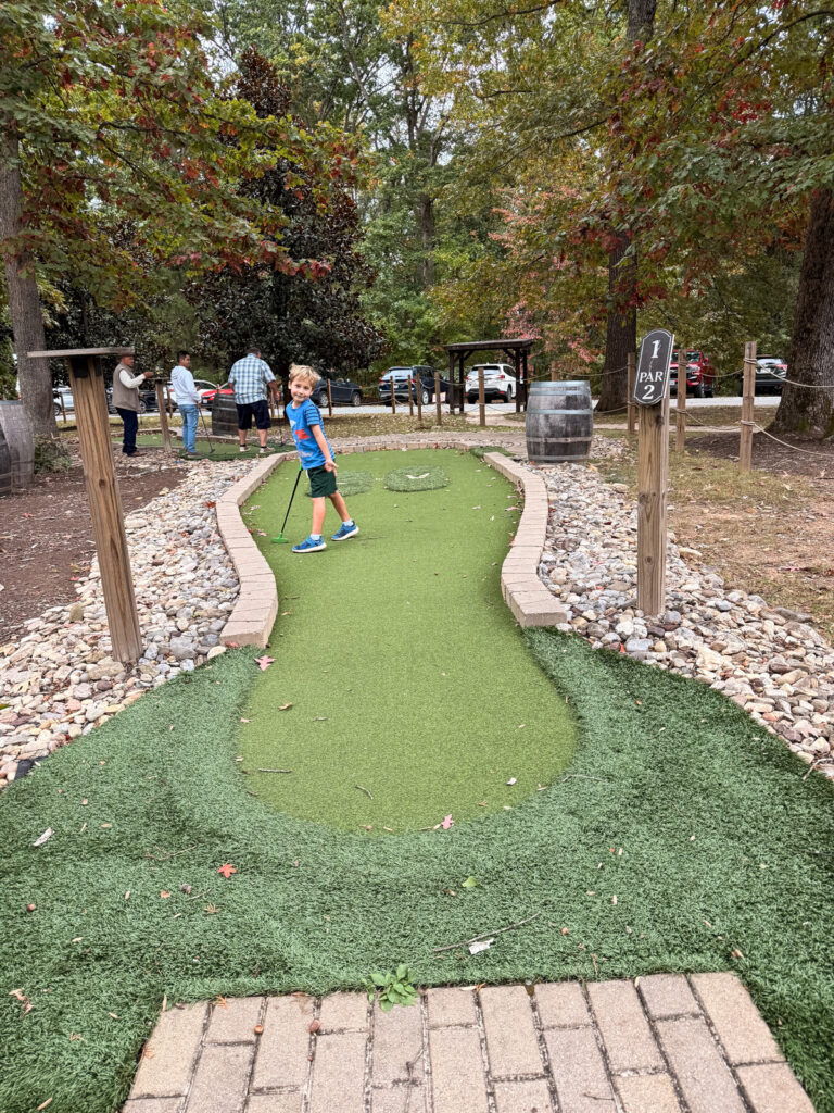 Mini Golf at Keswick Vineyards