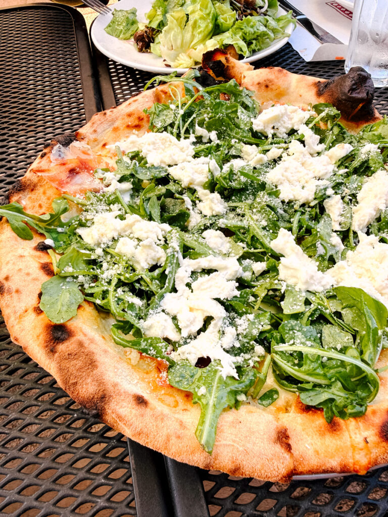Serratore's restaurant pizza