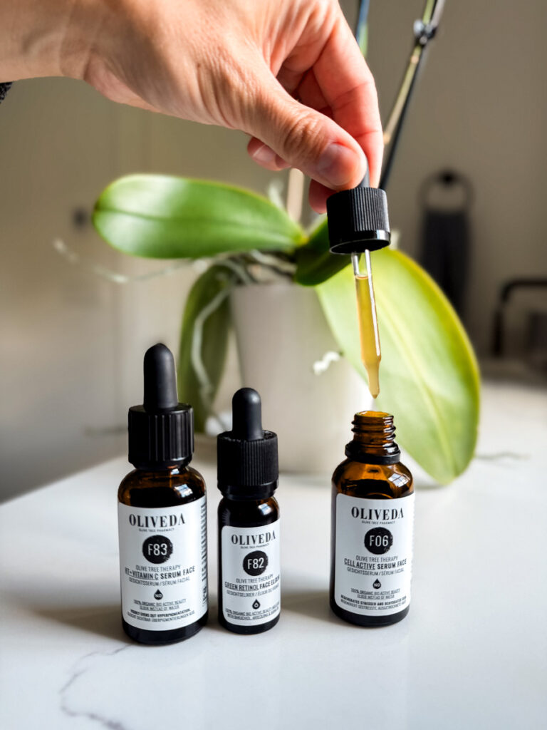 Oliveda serums