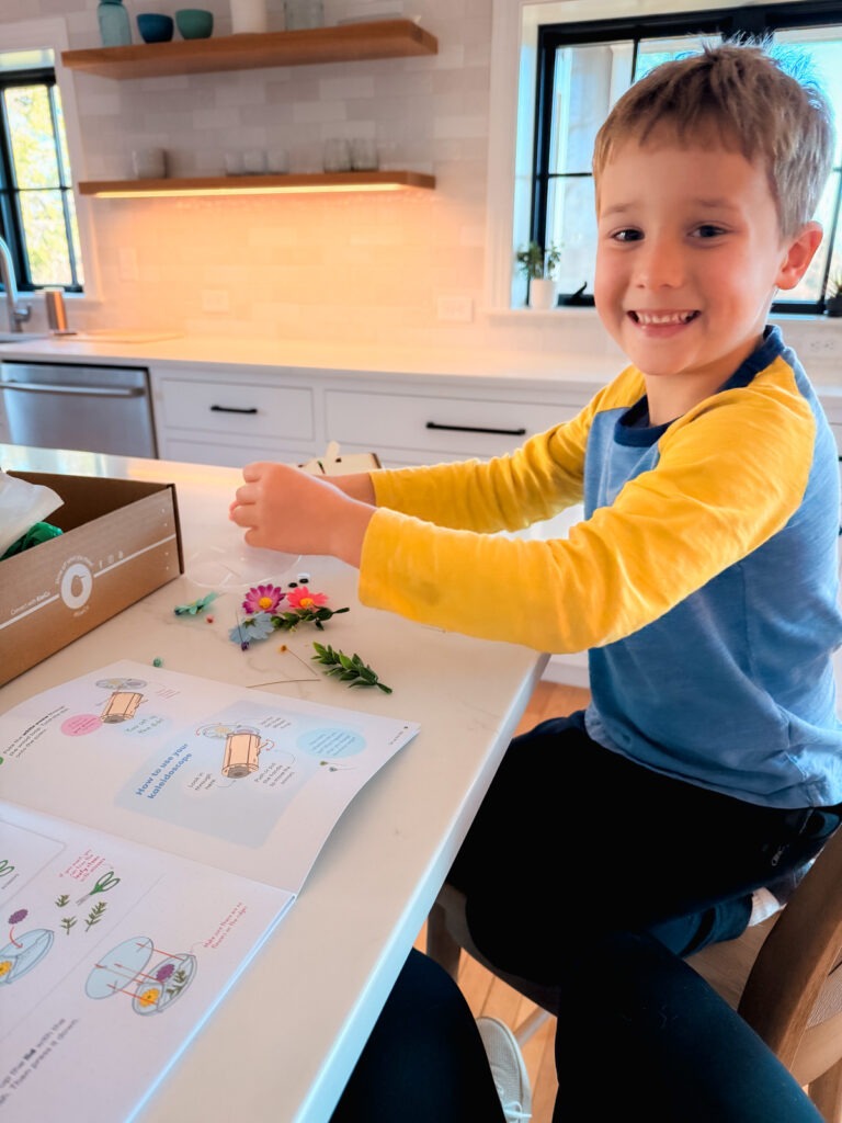 DIY kaleidoscope Kiwi Crate DIY kaleidoscope Kiwi Crate | Tis The Season