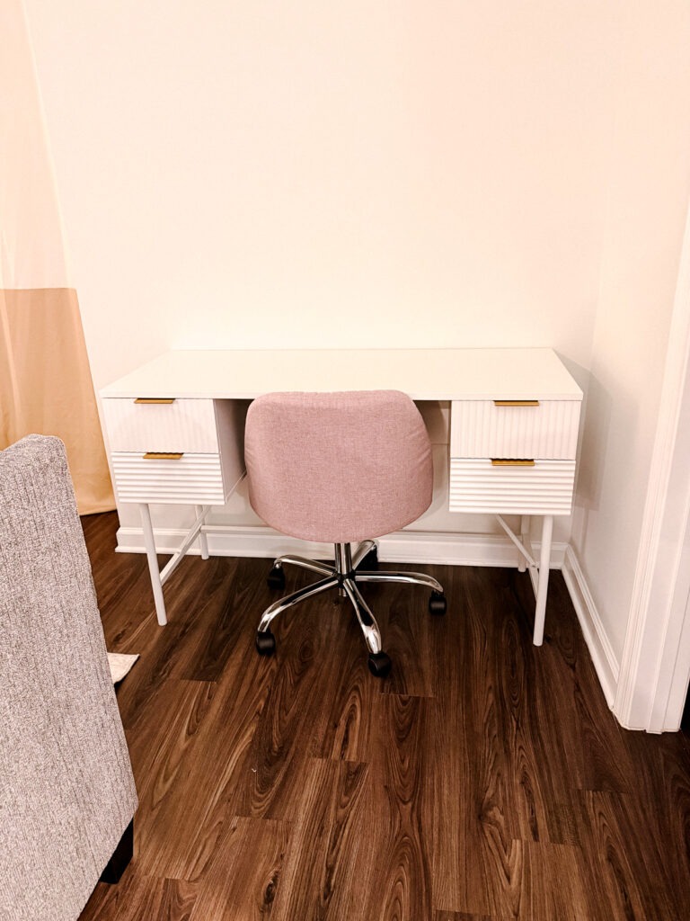 new desk and char